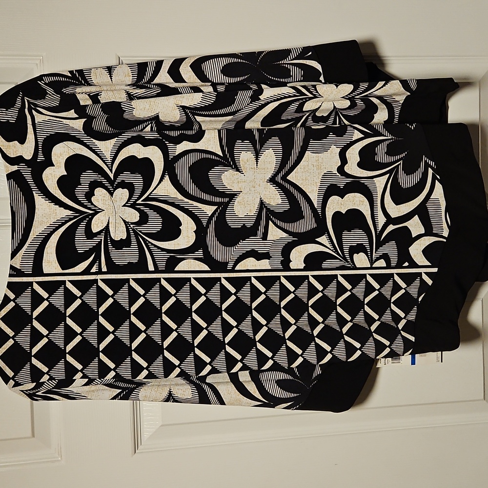Alfred Dunner Floral Geometric Top - Picture 6 of 8